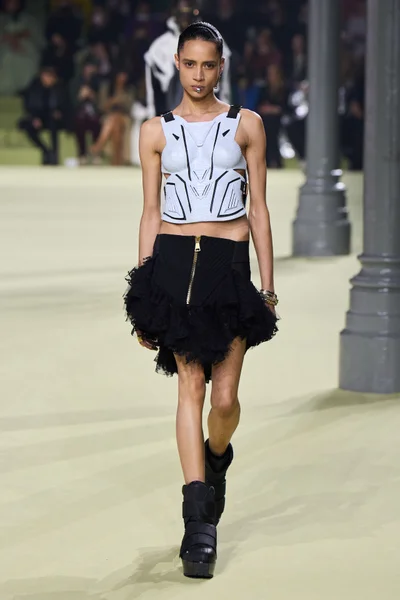 Look 74